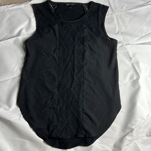 Banana Republic Women’s Short Sleeve Shirt Size Medium